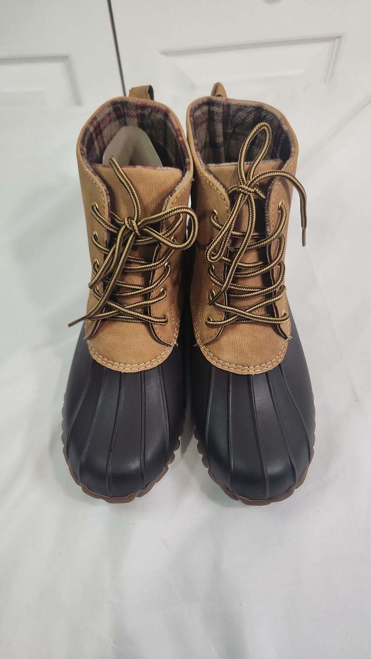 rue21 Women's Tan and Black Lace Up Waterproof Duck Boots
